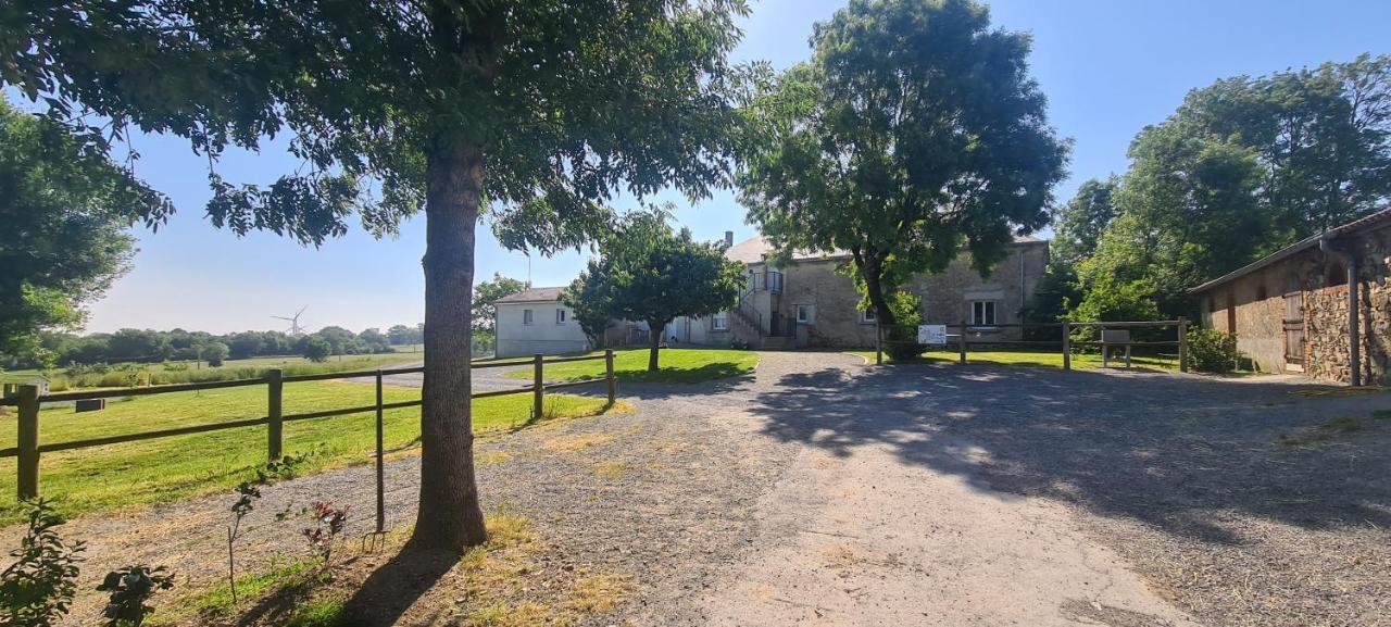 Le Logis Des Chons A La Campagne A Saint Hilaire Du Bois - Lys Haut Layon Le Plessis  Dış mekan fotoğraf