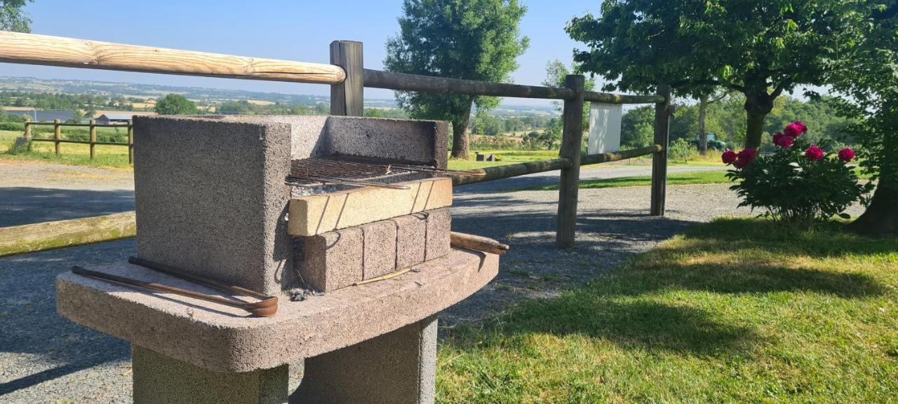 Le Logis Des Chons A La Campagne A Saint Hilaire Du Bois - Lys Haut Layon Le Plessis  Dış mekan fotoğraf