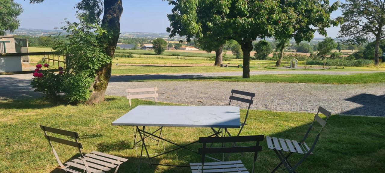 Le Logis Des Chons A La Campagne A Saint Hilaire Du Bois - Lys Haut Layon Le Plessis  Dış mekan fotoğraf